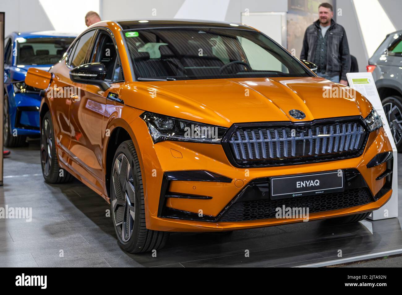 Skoda Enyaq RS iV Debuts As Electric Performance SUV With Nearly