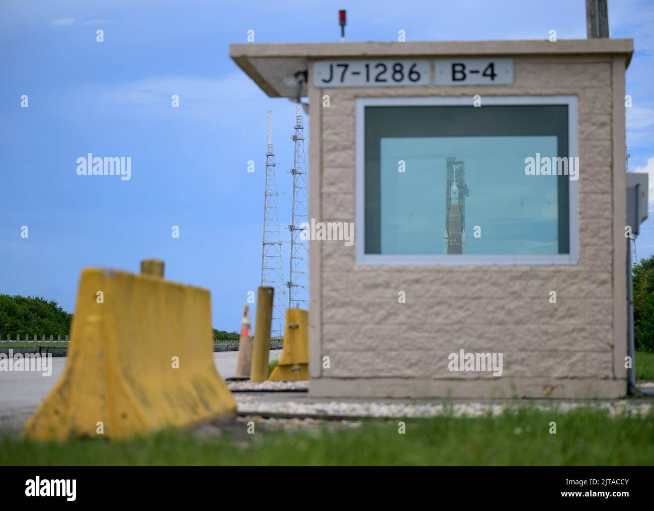 Kennedy Space Center Florida - Kennedy Space Center Florida 28082022 Nasas Space Launch System Sls Rocket With The Orion Spacecraft Aboard Is Seen Through The Window Of A Guard Post At Launch Pad 39b As Preparations For Launch Continue Sunday Aug 28 2022 At Nasas Kennedy Space Center In Florida Nasas Artemis I Flight Test Is The First Integrated Test Of The Agencys Deep Space Exploration Systems The Orion Spacecraft Sls Rocket And Supporting Ground Systems Launch Of The Uncrewed Flight Test Is Targeted For No Earlier Than Aug 29 At 833 Am Et Mandatory Credit Bill Ingallsnasa Via Cnp Mediapunch 2JTACCY