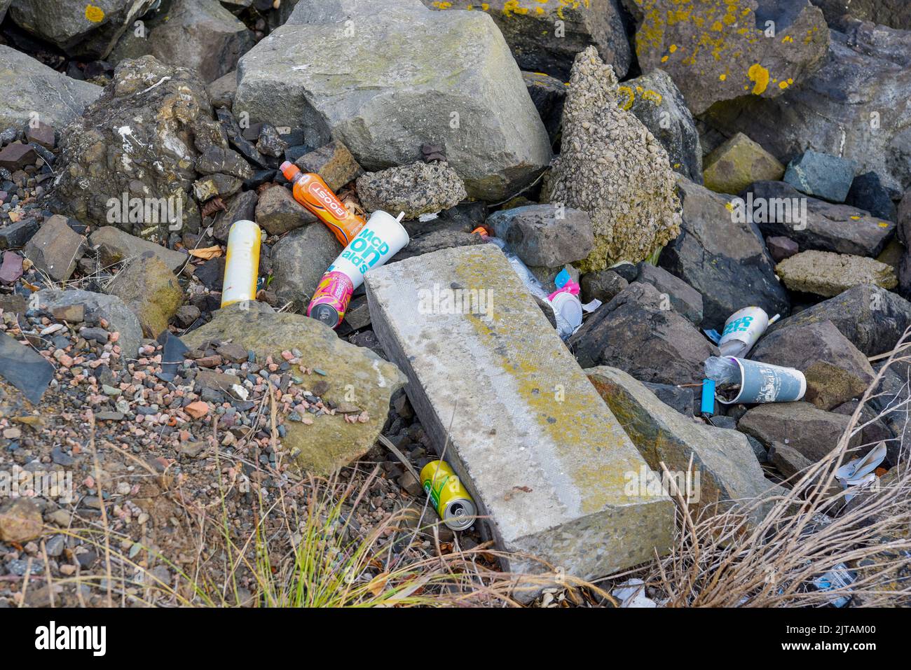 Unwanted litter hi-res stock photography and images - Alamy