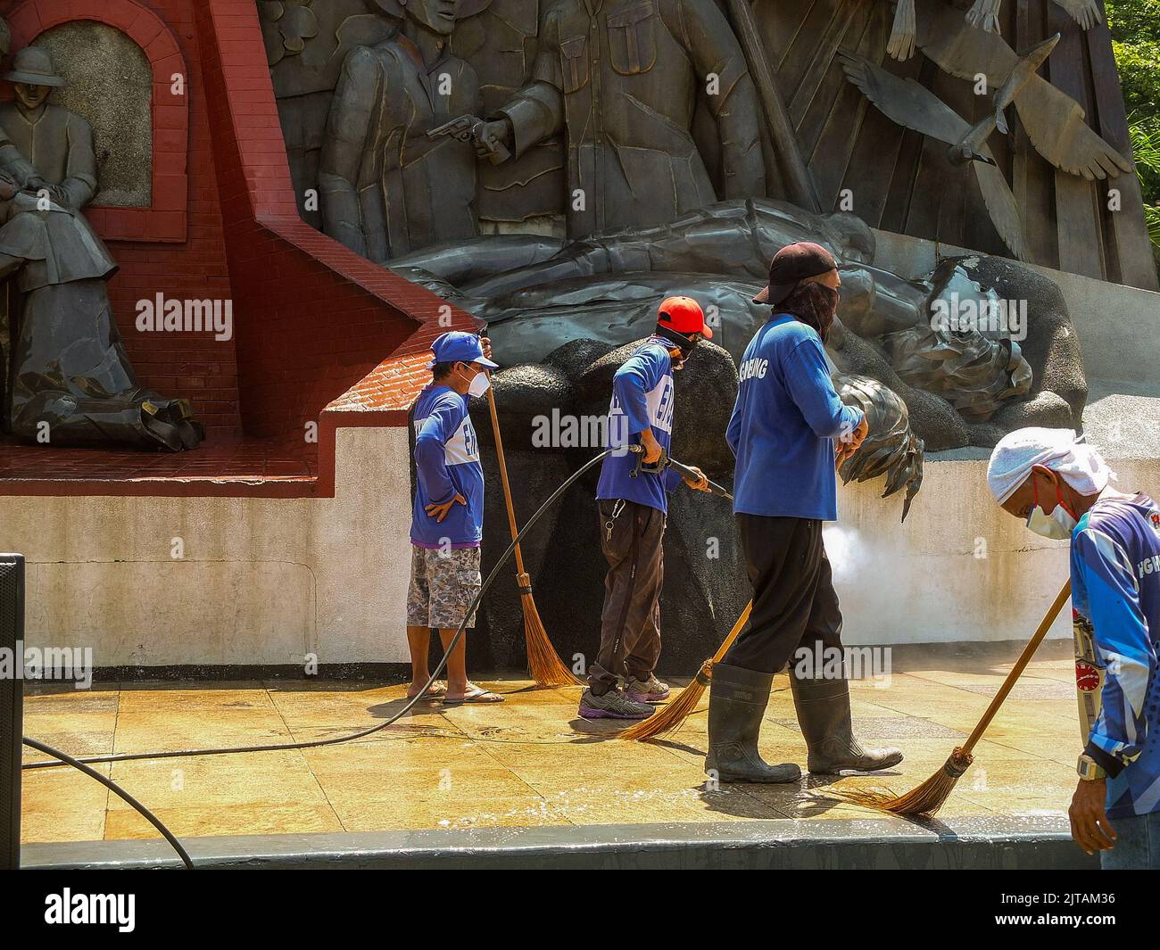 Manila, Philippines. 29th Aug, 2022. Manila maintenance team from the mayor's office clean up the Bonifacio Shrine. Maintenance workers from Manila LGU (Local Government Unit) use power washer to remove the dirt of the shrine. Bonifacio Shrine also called the Kartilya ng Katipunan or Heroes Park to commemorate Philippine revolutionary Andres Bonifacio, the founder and Supremo of the Katipunan. (Photo by Josefiel Rivera/SOPA Images/Sipa USA) Credit: Sipa USA/Alamy Live News Stock Photo
