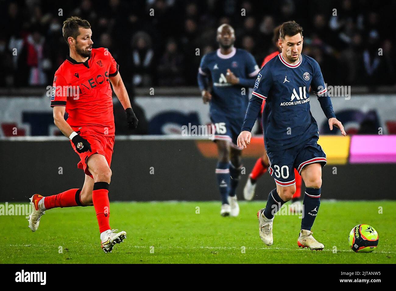 Morgan SCHNEIDERLIN Of Nice And Lionel (Leo) MESSI Of PSG During The ...