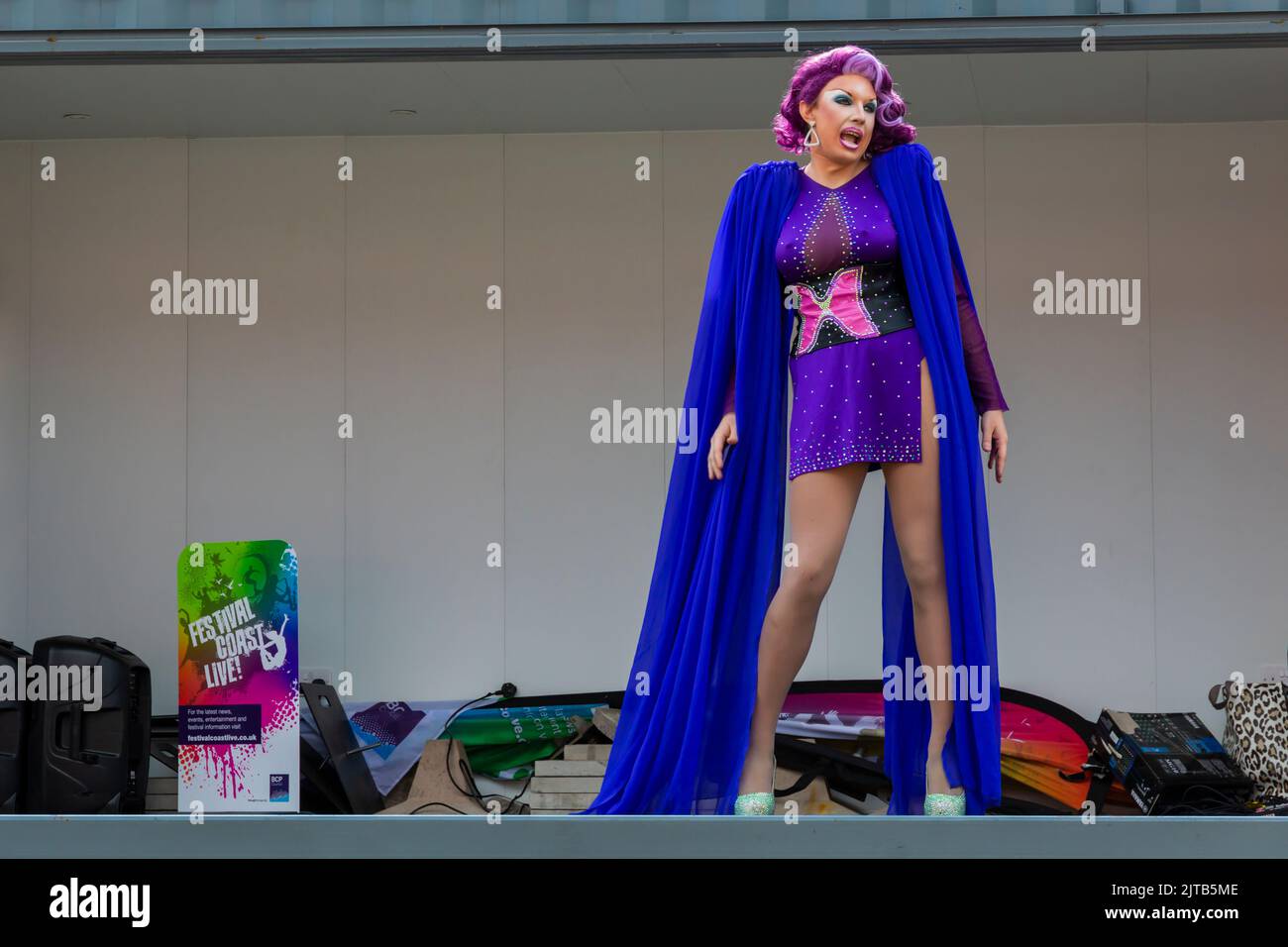 Drag queen performing hires stock photography and images Alamy