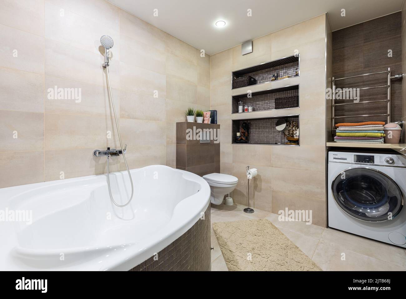 Jacuzzi and shower in the bathroom in the apartment Stock Photo Alamy