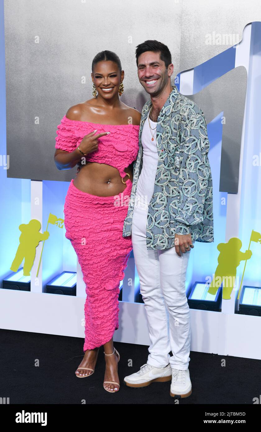 Newark, USA. 28th Aug, 2022. Kamie Crawford and Nev Schulman attend the