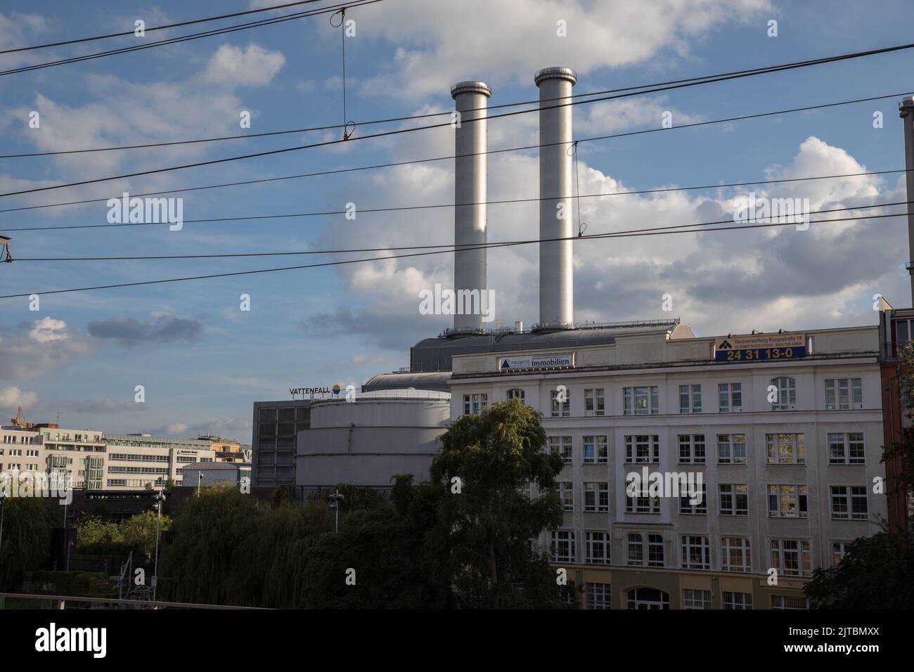 Berlin, Germany. 29th Aug, 2022. Berlin-Mitte combined heat and power plant in Berlin. The power plant belongs to the Swedish energy group Vattenfall, whose subsidiary Vattenfall WÃ¤rme Berlin, part of the German subgroup, is responsible for its operation, on August 29, 2022. (Credit Image: © Michael Kuenne/PRESSCOV via ZUMA Press Wire) Stock Photo