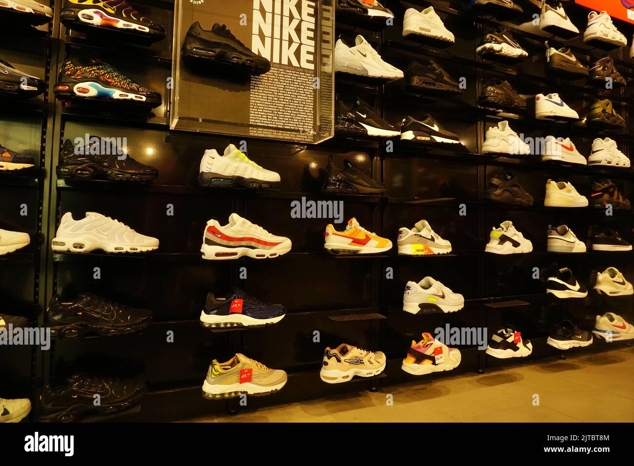 Nike clearance store watford