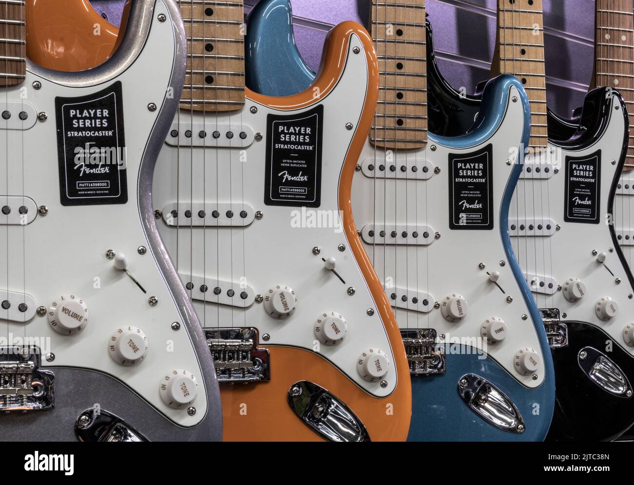 Leo fender bass guitar hi-res stock photography and images - Alamy