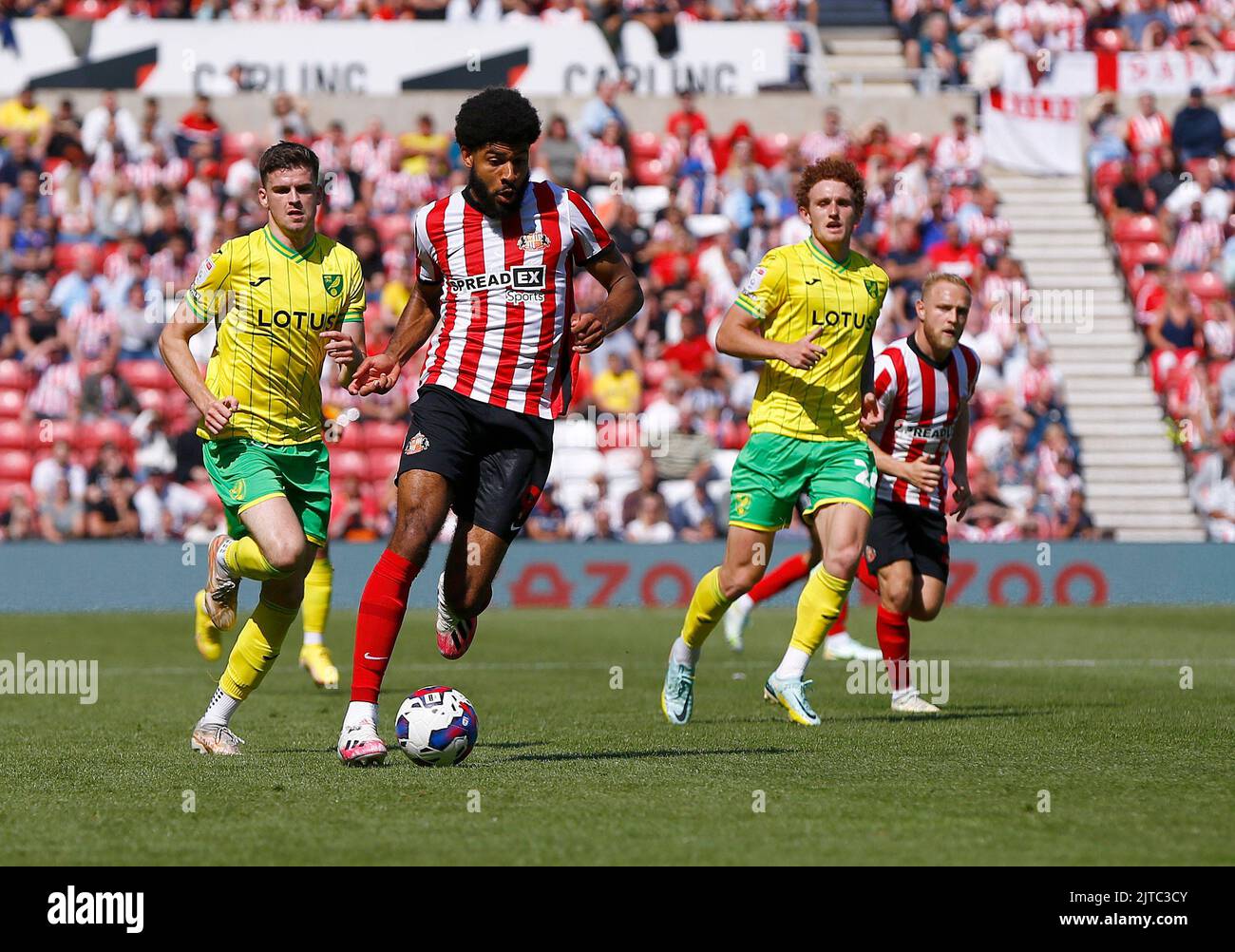 Sunderland, UK. 27th Aug, 2022. Ellis Simms of Sunderland runs with the ball during the Sky Bet Championship match between Sunderland and Norwich City at Stadium of Light on August 27th 2022 in Sunderland, England. (Photo by Mick Kearns/phcimages.com) Credit: PHC Images/Alamy Live News Stock Photo