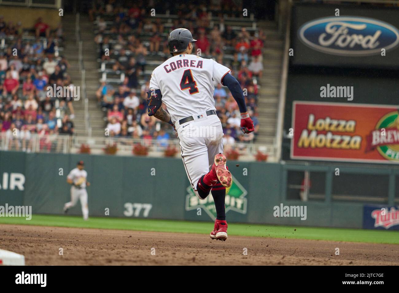 Minneapolis, US, August 28 2022: Minnesota Shortstop Carlos Correa (4 ...