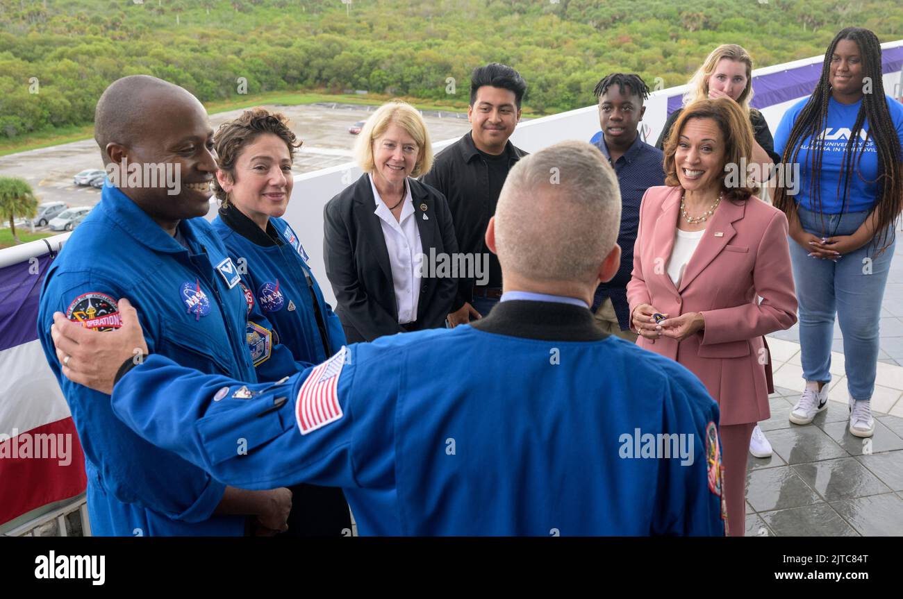 Kennedy Space Center, United States of America. 29 August, 2022. U.S. Vice President Kamala Harris speaks with NASA astronauts Randy Bresnik, Andre Douglas, Jessica Meir, Deputy Administrator Pam Melroy, and NASA STEM interns, outside the Neil A. Armstrong Operations and Checkout Building at the Kennedy Space Center, August 29, 2022, in Cape Canaveral, Florida. The countdown for the un-crewed Artemis I flight test was later halted after a problem with the fuel system caused an extended delay. Credit: Bill Ingalls/NASA/Alamy Live News Stock Photo