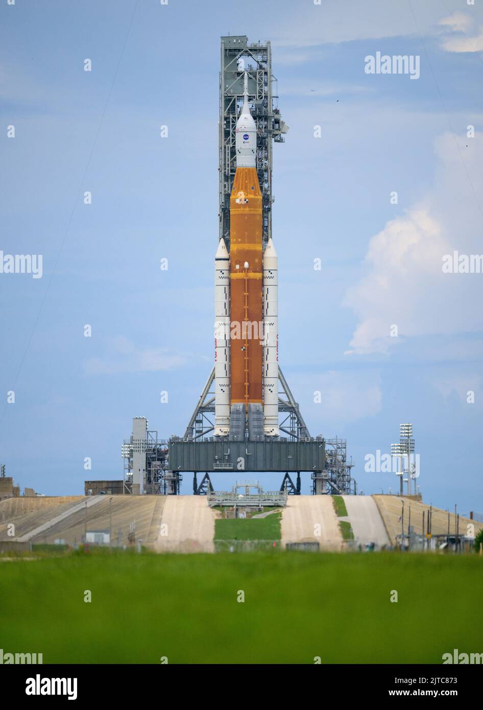 Kennedy Space Center, United States of America. 28 August, 2022. The NASA Space Launch System rocket with the Orion spacecraft during preflight on Launch Complex 39B at the Kennedy Space Center, August 28, 2022, in Cape Canaveral, Florida. The countdown for the un-crewed flight test was halted after a problem with the fuel system caused an extended delay. Credit: Bill Ingalls/NASA/Alamy Live News Stock Photo