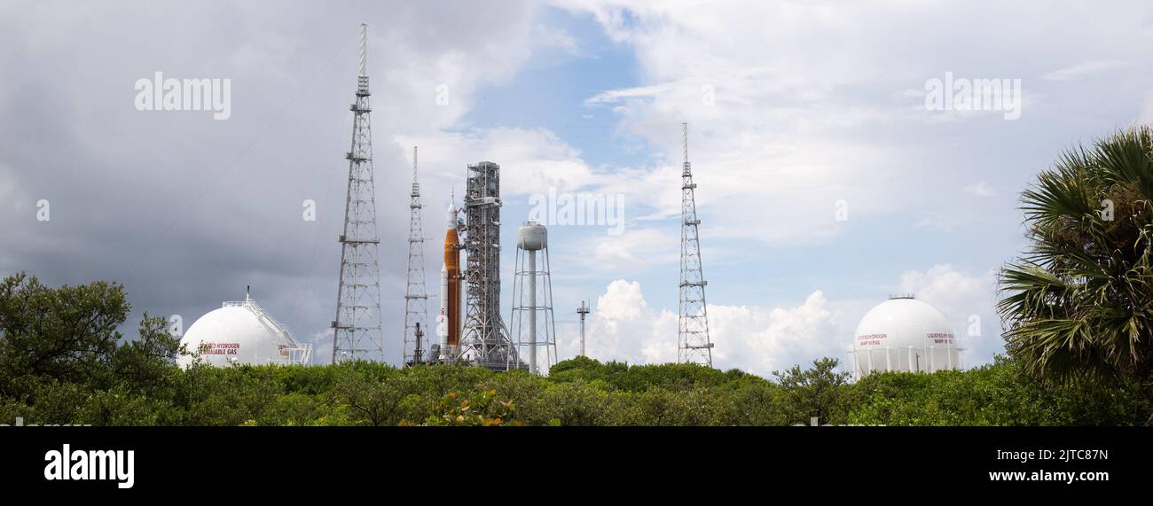 Kennedy Space Center, United States of America. 28 August, 2022. The NASA Space Launch System rocket with the Orion spacecraft during preflight on Launch Complex 39B at the Kennedy Space Center, August 28, 2022, in Cape Canaveral, Florida. The countdown for the un-crewed flight test was halted after a problem with the fuel system caused an extended delay. Credit: Joel Kowsky/NASA/Alamy Live News Stock Photo