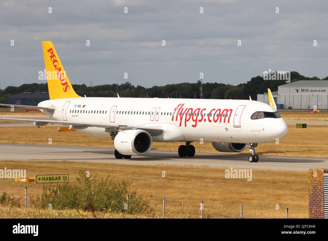 Pegasus Airways, Airbus A321 TC-RBL, arriving at London Stansted Airport, Essex, UK Stock Photo