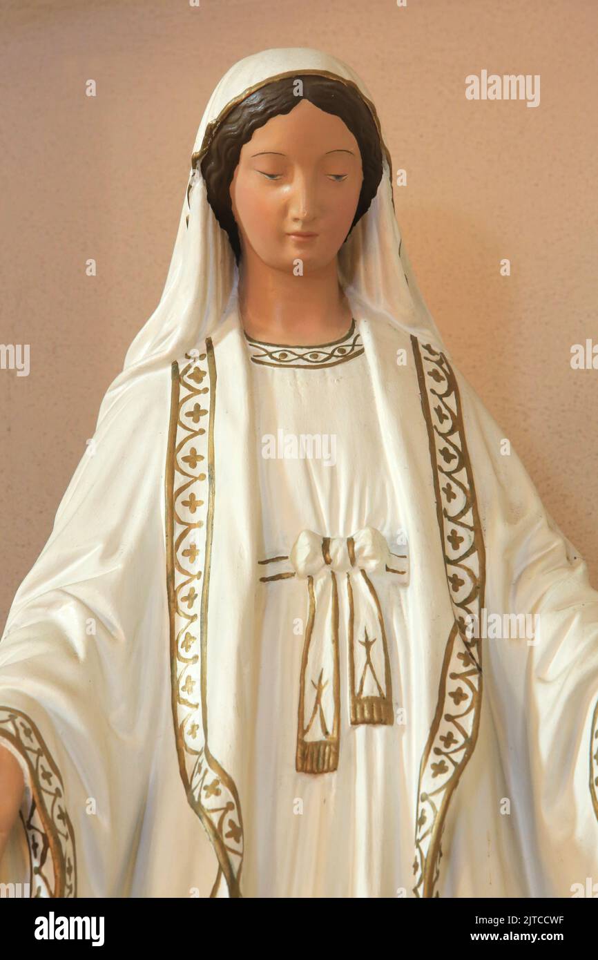 Vierge-Marie. Statue. Eglise Saint-André. Domancy. Haute-Savoie. Auvergne-Rhône-Alpes. France. Europe. Stock Photo