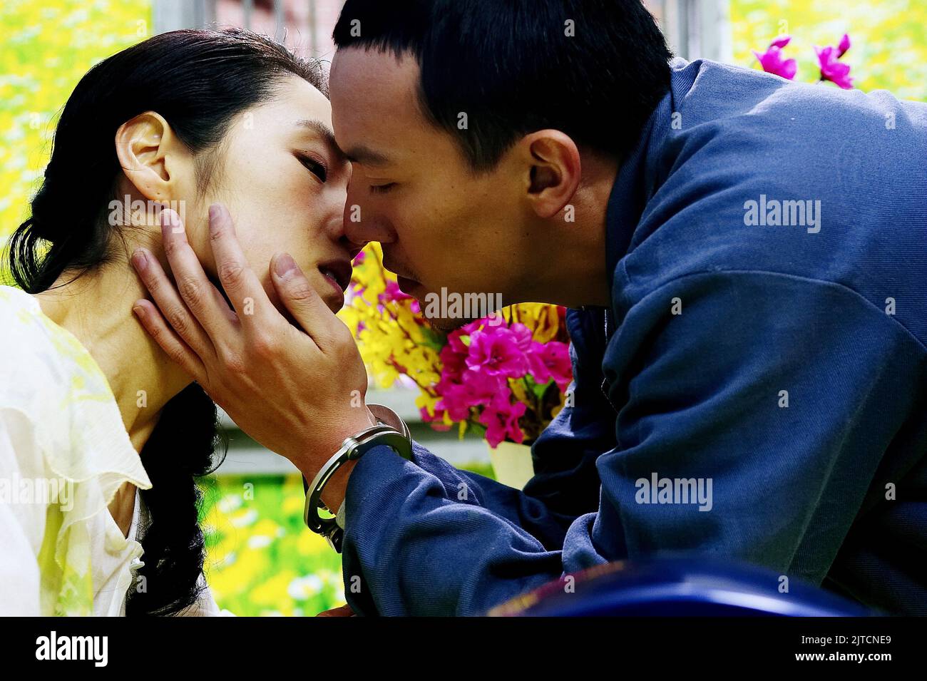 Chinese actress Gina Jin appears at airport in Beijing, China. 22nd June,  2023. (Photo by ChinaImages/Sipa USA) Credit: Sipa US/Alamy Live News Stock  Photo - Alamy