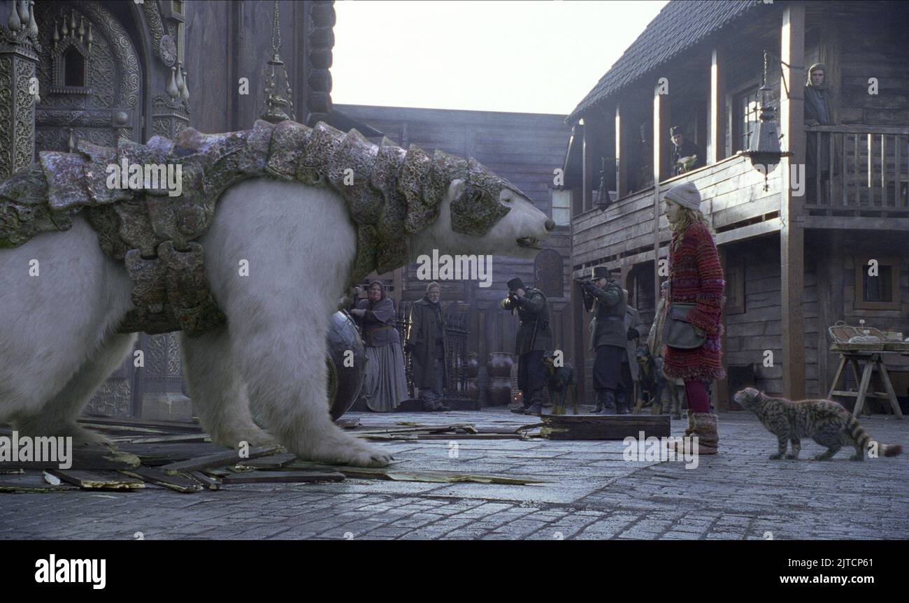 IOREK BYRNISON, DAKOTA BLUE RICHARDS, THE GOLDEN COMPASS, 2007 Stock Photo Alamy