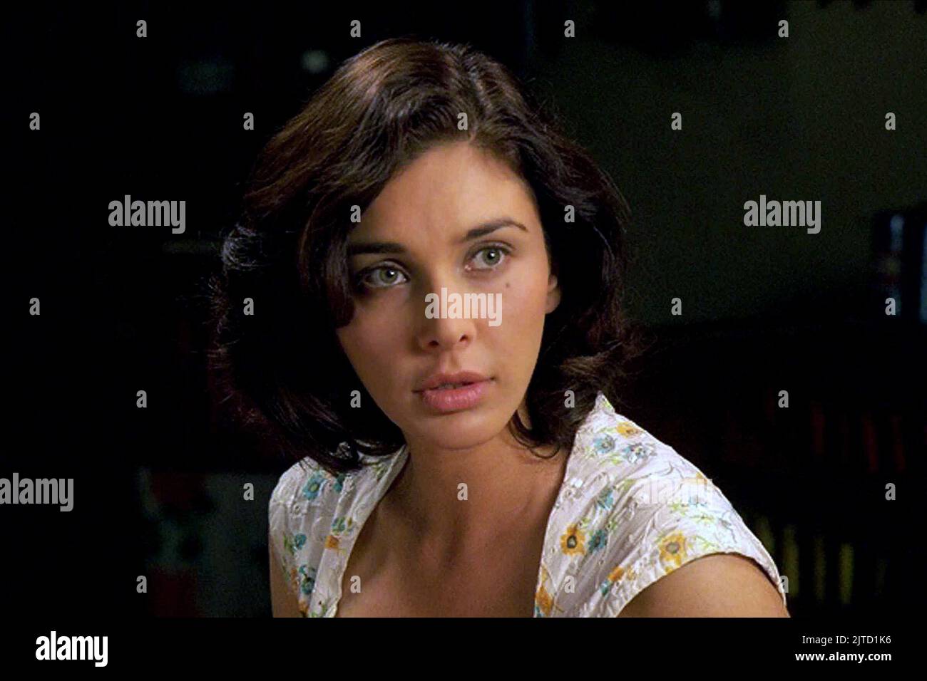 Lisa ray hi-res stock photography and images - Alamy