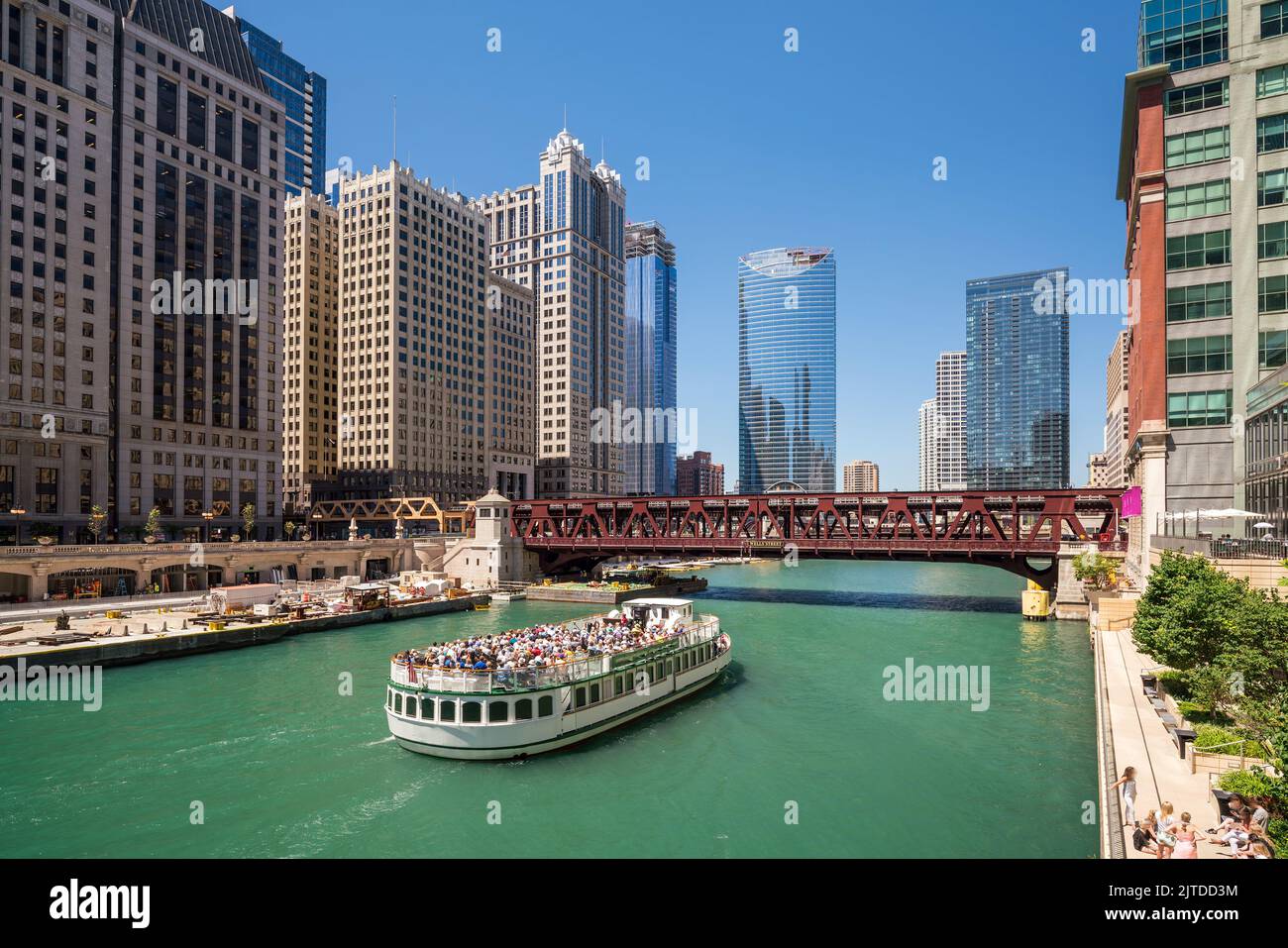 The Chicago River and downtown Chicago skyline USA Stock Photo - Alamy