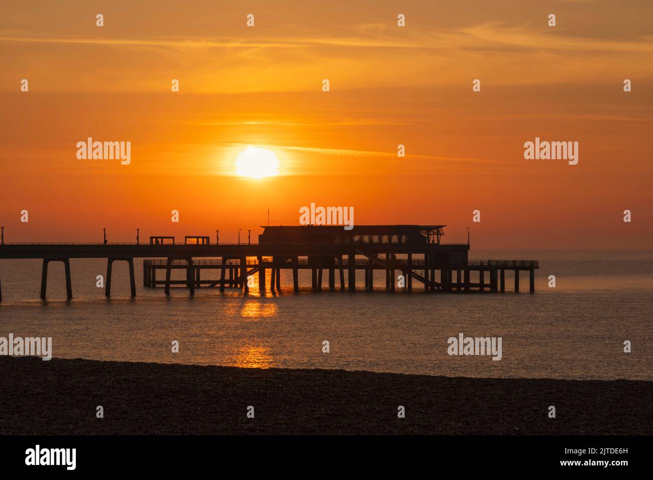 England, Kent, Deal, Sunrise over Deal Pier Stock Photo