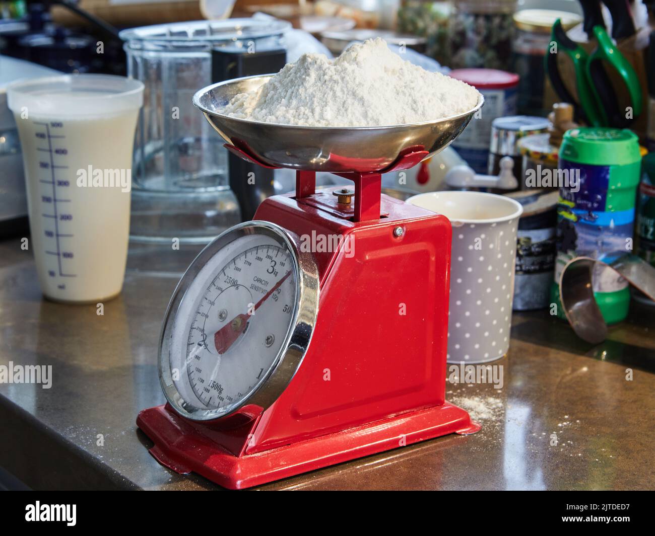 Weighing flour hi-res stock photography and images - Alamy