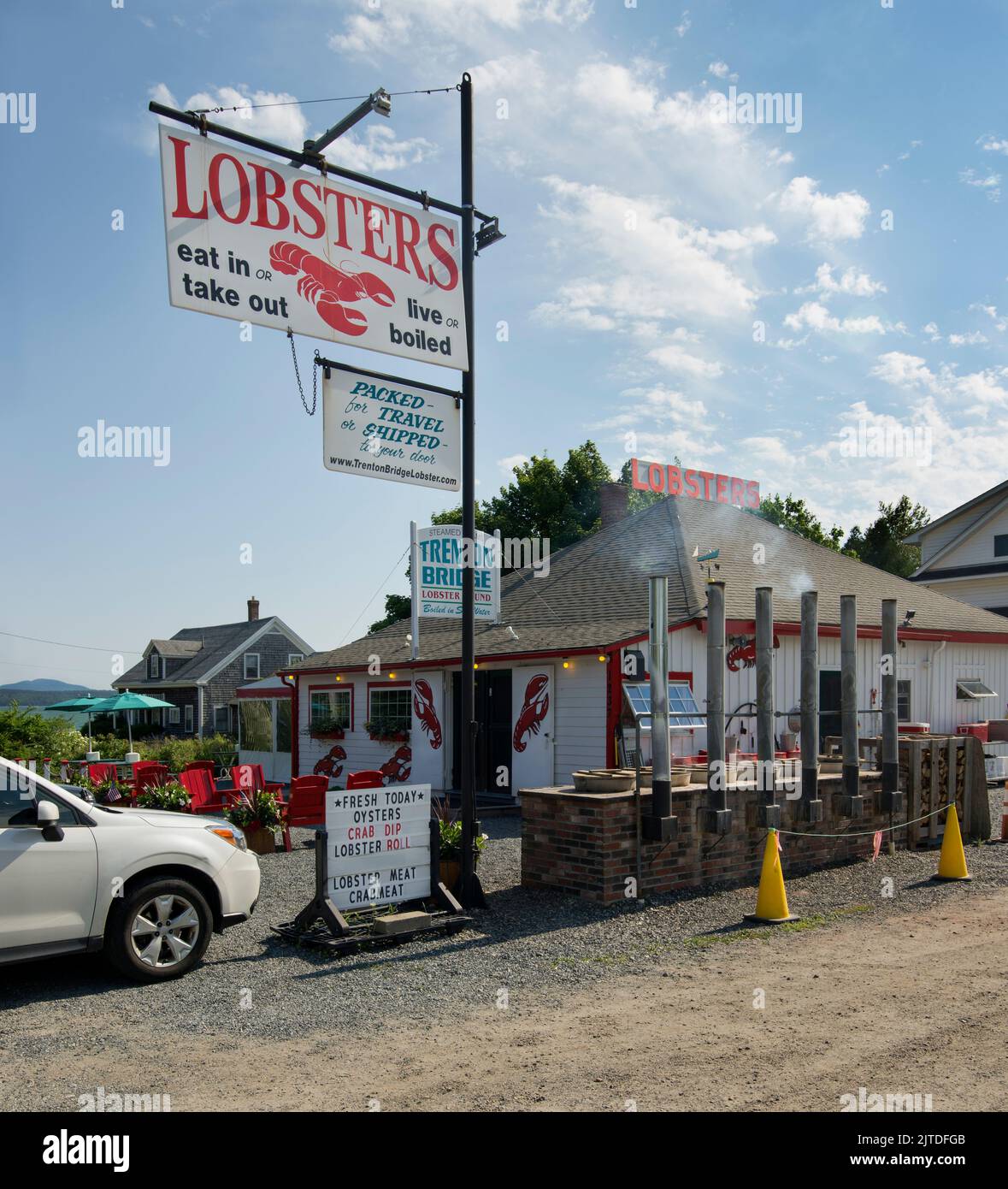 Trenton Bridge Lobster Pound, Trenton, ME, USA.  One of the numerous roadside “Lobster Pounds” on the Maine Atlantic coast. Stock Photo