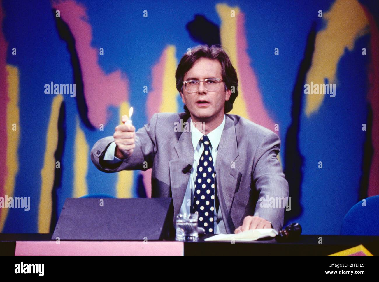 Psst, WDR Spielshow und Comedy, Deutschland, 1990, moderiert von Harald Schmidt. Psst, TV comedy and game show, Germany, 1990, moderated by Harald Schmidt Stock Photo