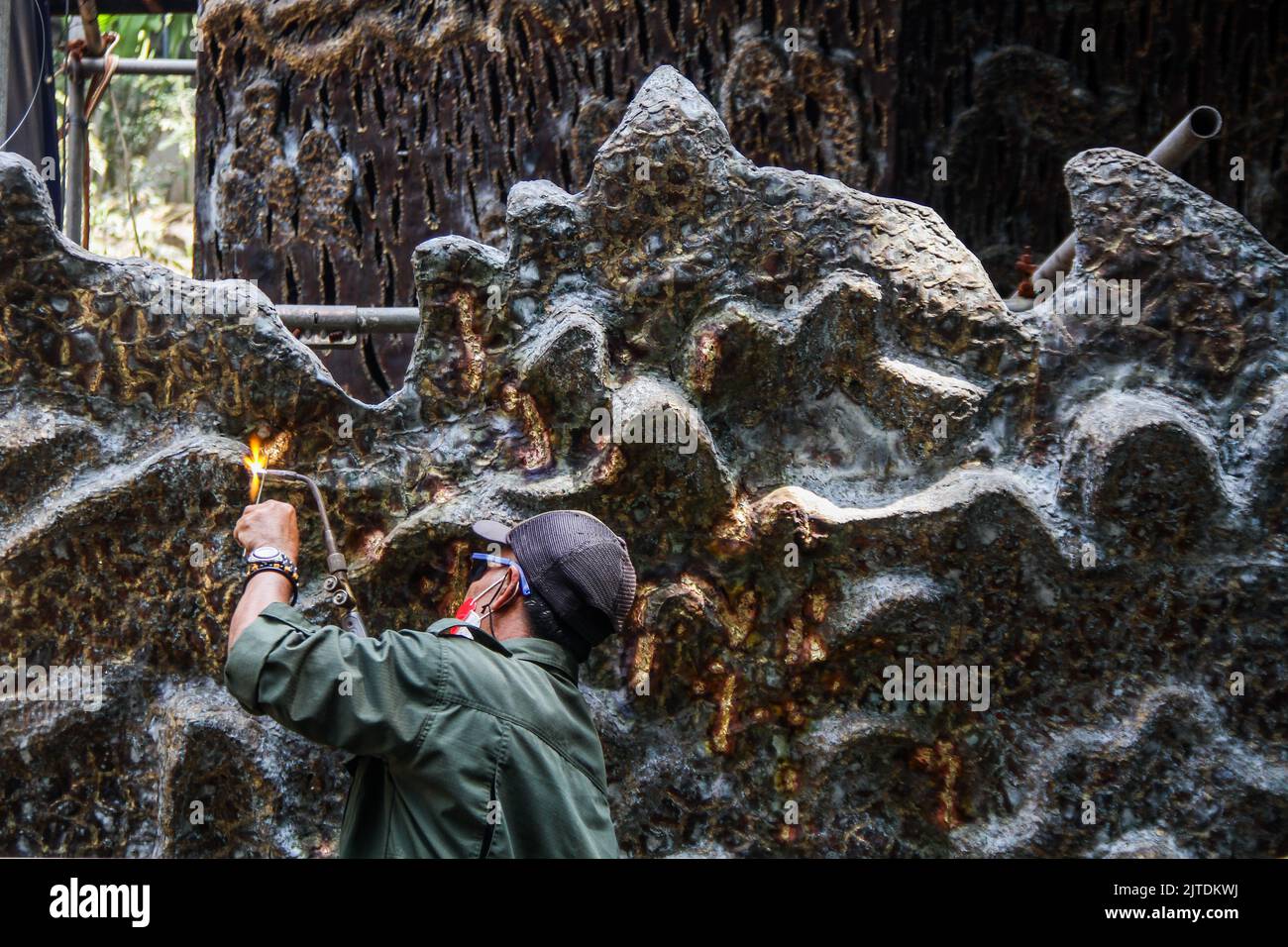 Nyoman Nuarta - Artworks for Sale & More | Artsy