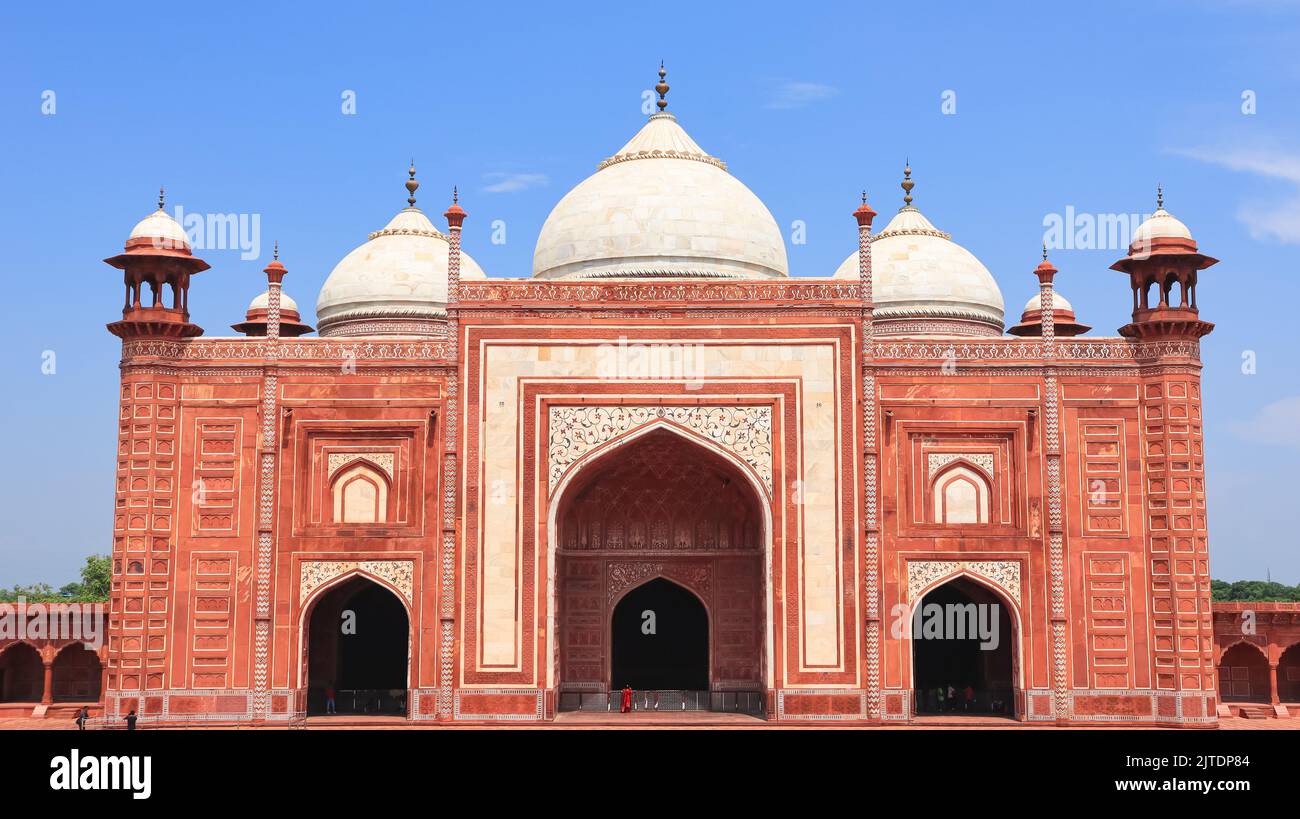 The Beautiful Royal Mosque Inside The Taj Mahal Campus Agra Uttar