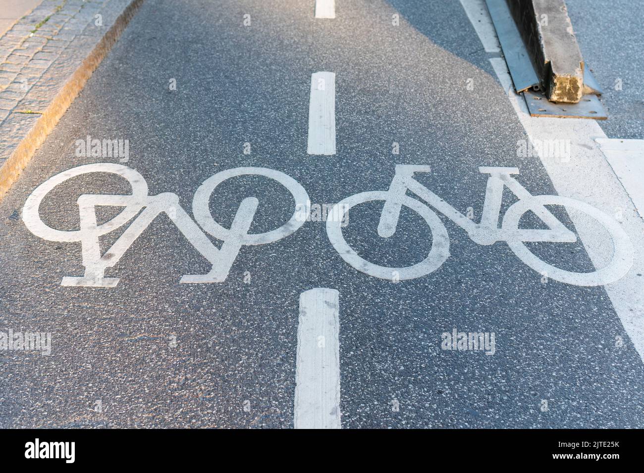 bike lane marking