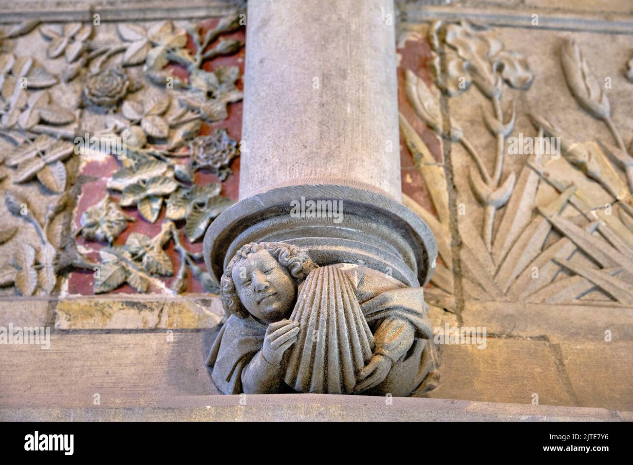 France, Cher (18), Bourges, Jaques Coeur Palace, feast room, figure with a heart, symbol of Jacques Coeur, sculptures on the fireplace Stock Photo
