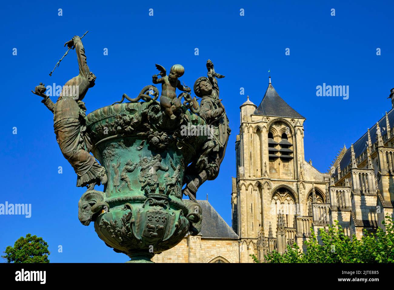 France, Cher (18), Bourges, St Etienne cathedral, UNESCO world heritage, the archbishop's garden Stock Photo