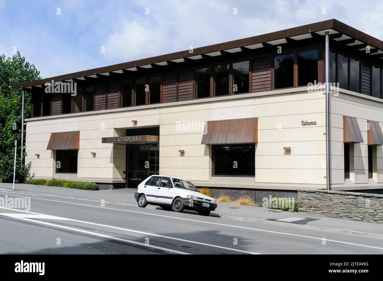 Queenstown court house hires stock photography and images Alamy