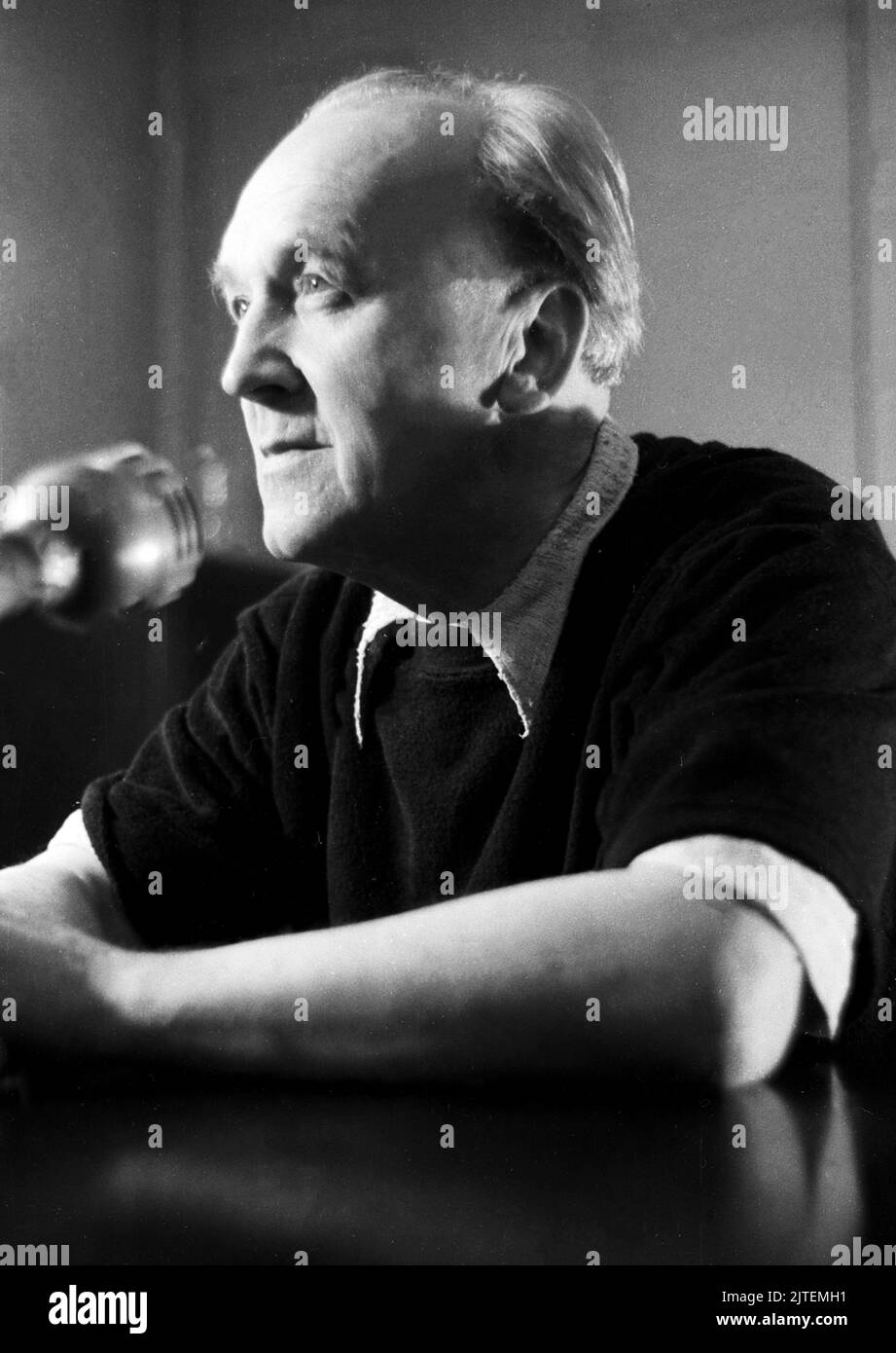 Alfred Braun, Pionier des deutschen Rundfunks, als Sprecher im Berliner