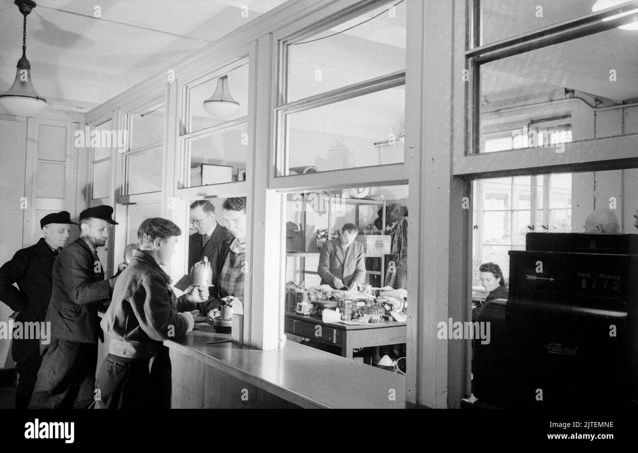 Reparatur elektrogeräte hi-res stock photography and images - Alamy