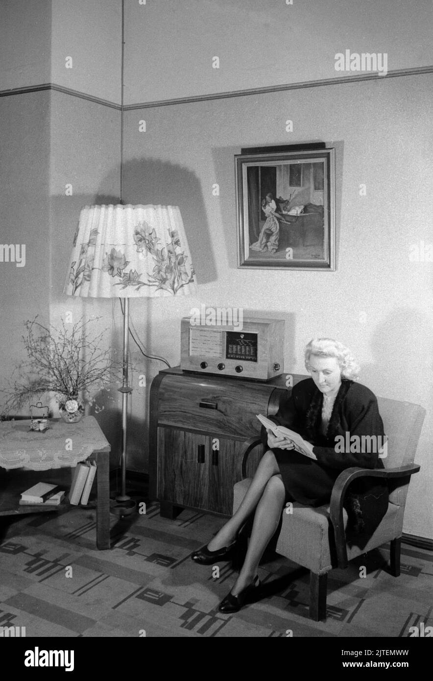 Feines Wohnen im Berlin der Nachkriegszeit, Deutschland 1947 Stock ...