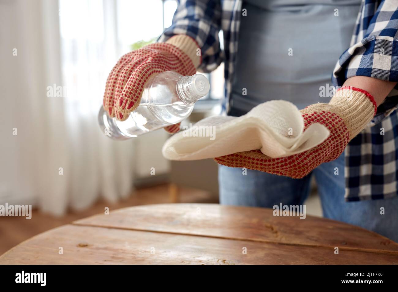 Solvent and degrease hires stock photography and images Alamy