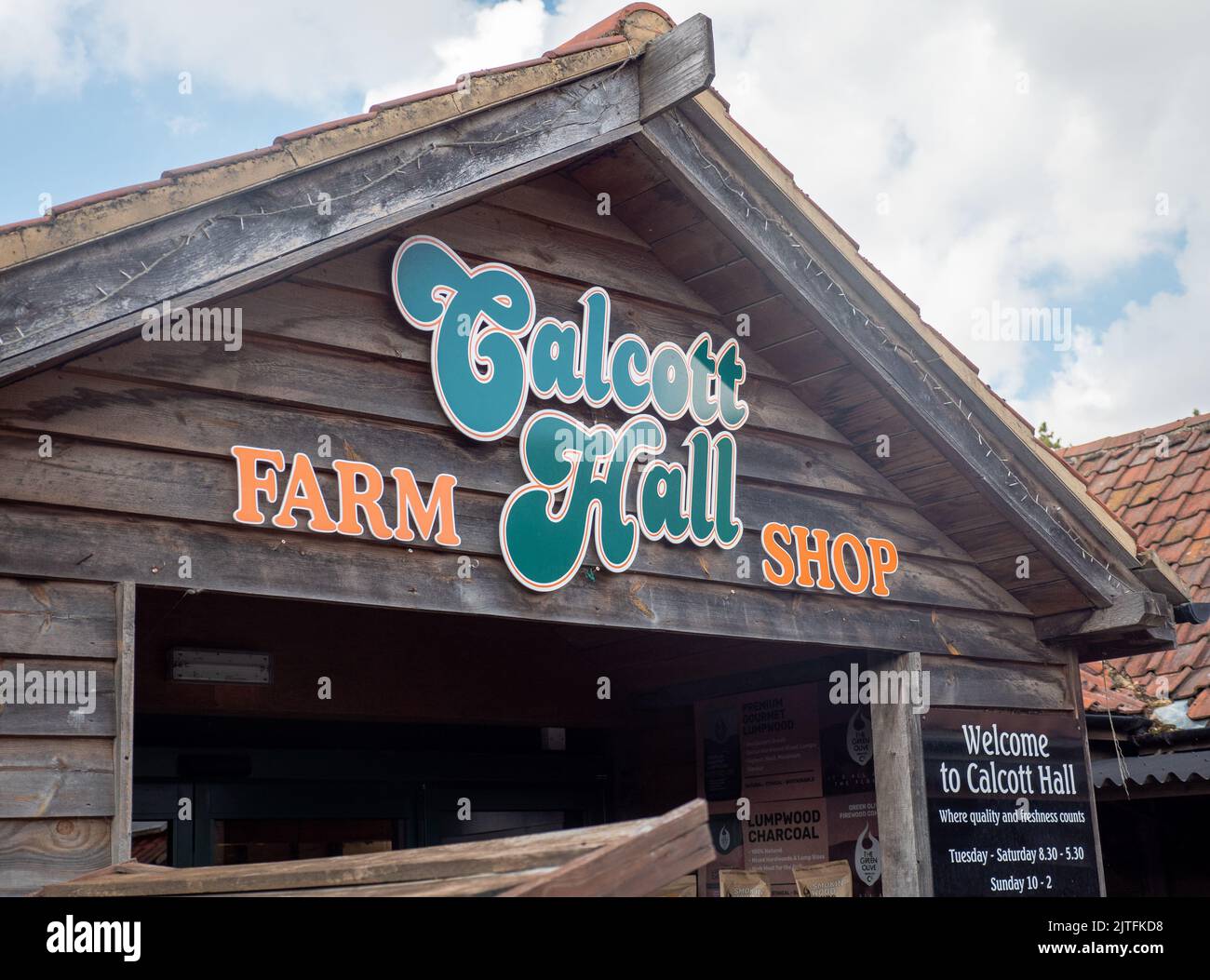 The entrance to Calcott Hall Farm Shop in Brentwood, Essex Stock Photo