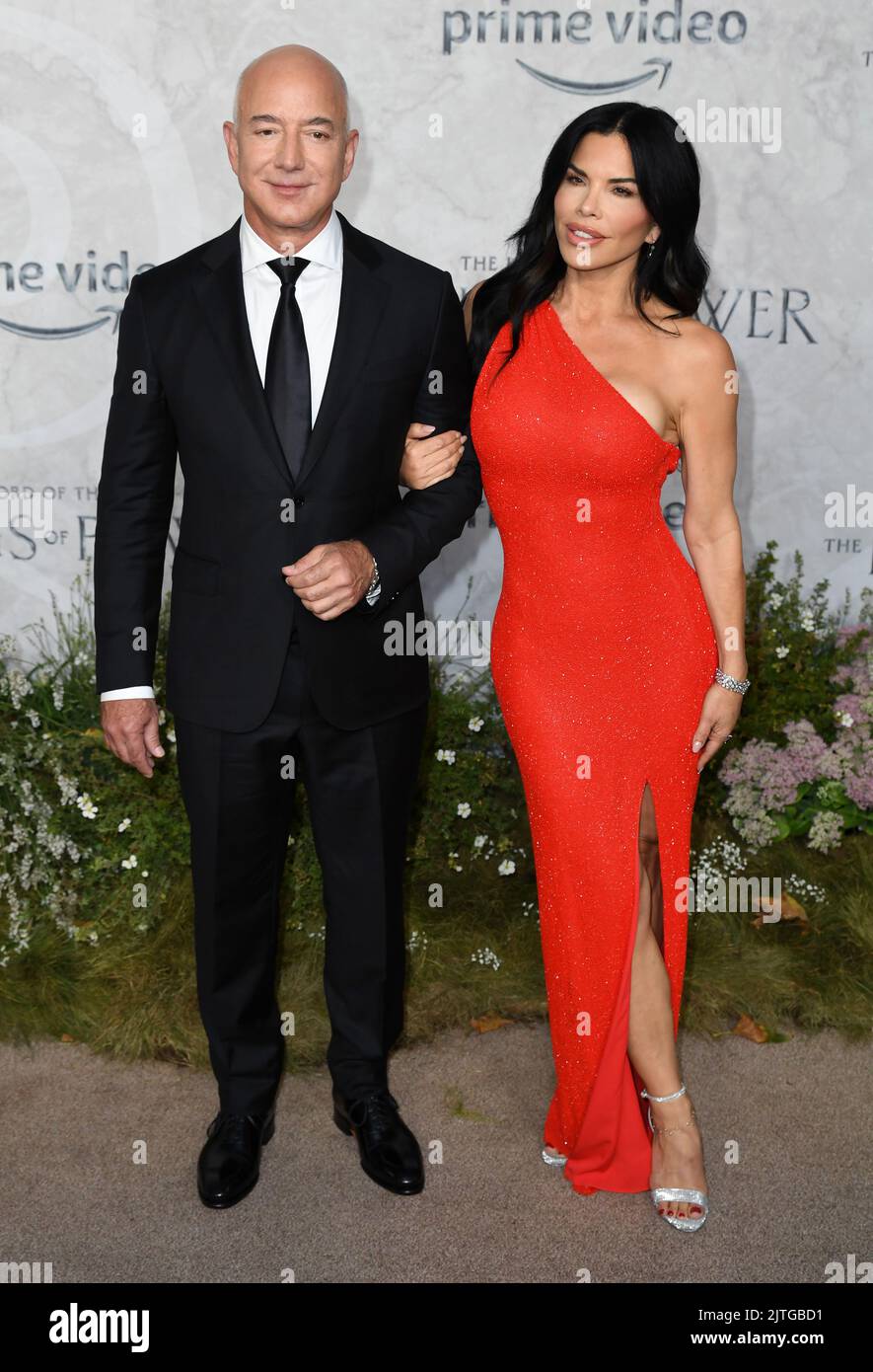 Lord Bezos August 30th, 2022. London, UK. Jeff Bezos and Lauren Sanchez arriving ...