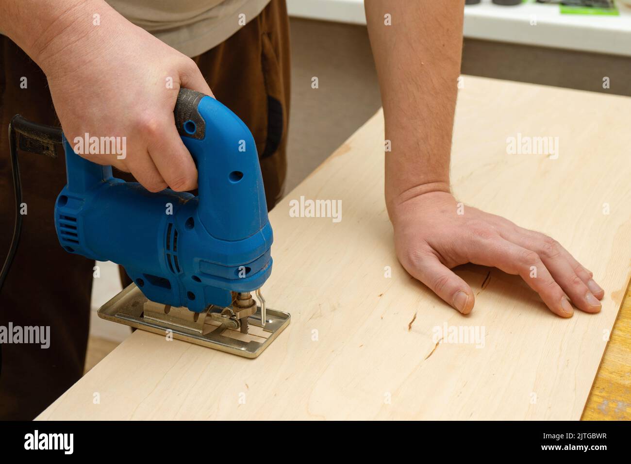 Hand Wood Cutting Machine