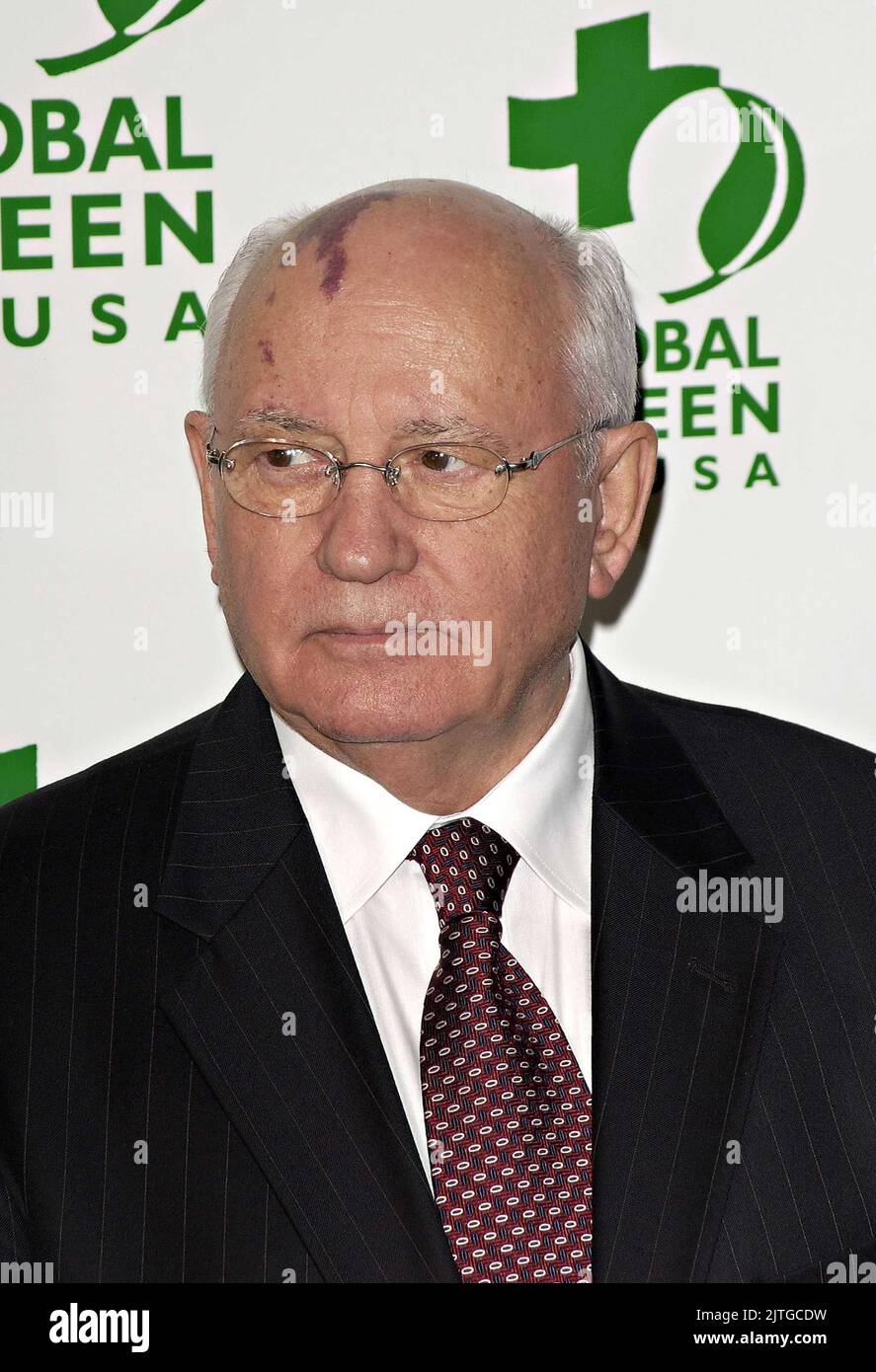 Beverly Hills, California, USA. 15th Apr, 2005. Mikhail Gorbachev. Mikhail Gorbachev and Global Green Announce Awards for Contribution to the Environment at the Beverly Hills Hotel. Photo Credit: Giulio Marcocchi/Sipa Press/0504181900 Credit: Sipa USA/Alamy Live News Stock Photo