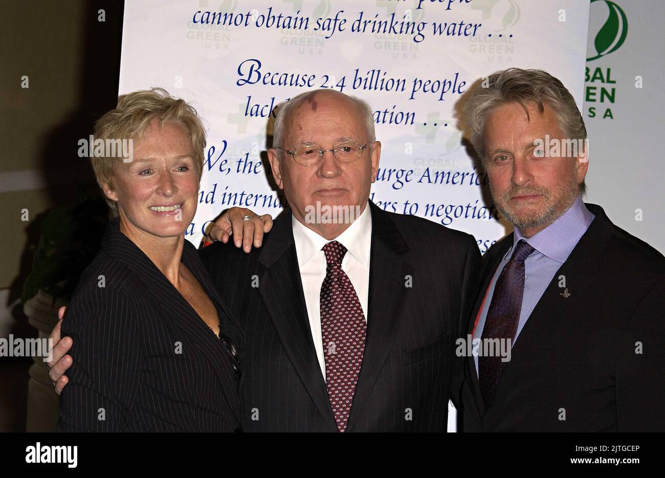 Beverly Hills, California, USA. 15th Apr, 2005. Glenn Close, Mikhail Gorbachev and Michael Douglas. Mikhail Gorbachev and Global Green Announce Awards for Contribution to the Environment at the Beverly Hills Hotel. Photo Credit: Giulio Marcocchi/Sipa Press/0504181904 Credit: Sipa USA/Alamy Live News Stock Photo