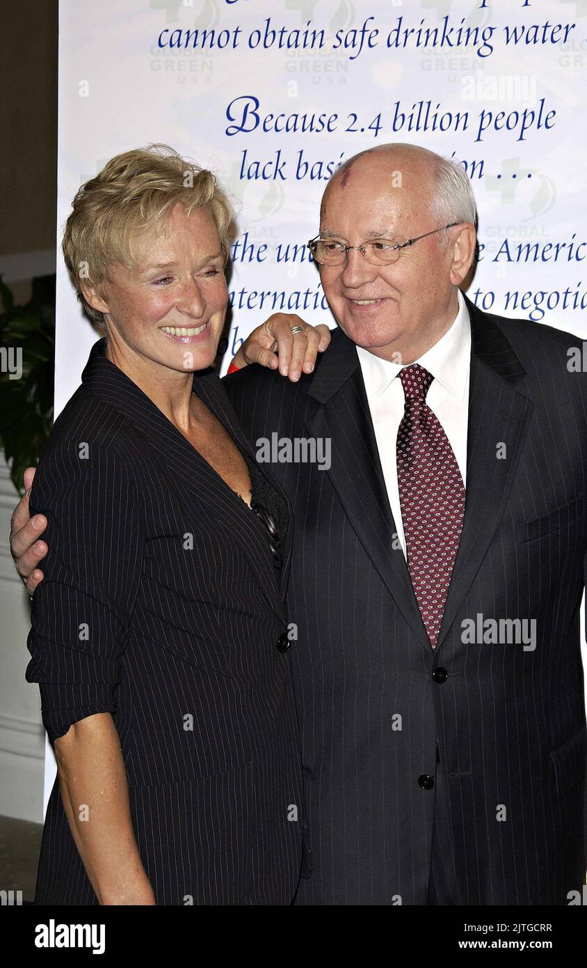 Beverly Hills, California, USA. 15th Apr, 2005. Glenn Close and Mikhail Gorbachev. Mikhail Gorbachev and Global Green Announce Awards for Contribution to the Environment at the Beverly Hills Hotel. Photo Credit: Giulio Marcocchi/Sipa Press/0504181900 Credit: Sipa USA/Alamy Live News Stock Photo
