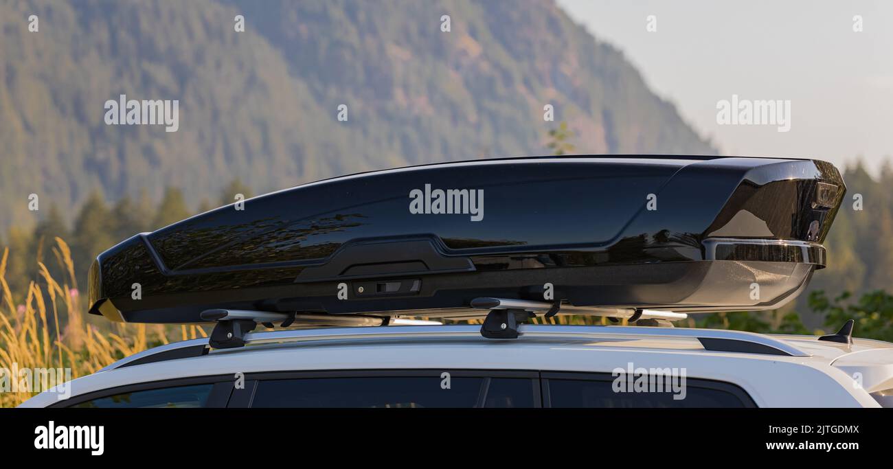 Rooftop cargo box hi-res stock photography and images - Alamy