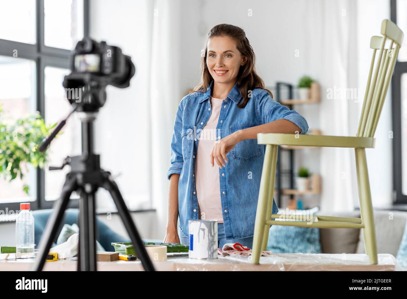 Happy renovation blogger paint hi-res stock photography and images - Alamy