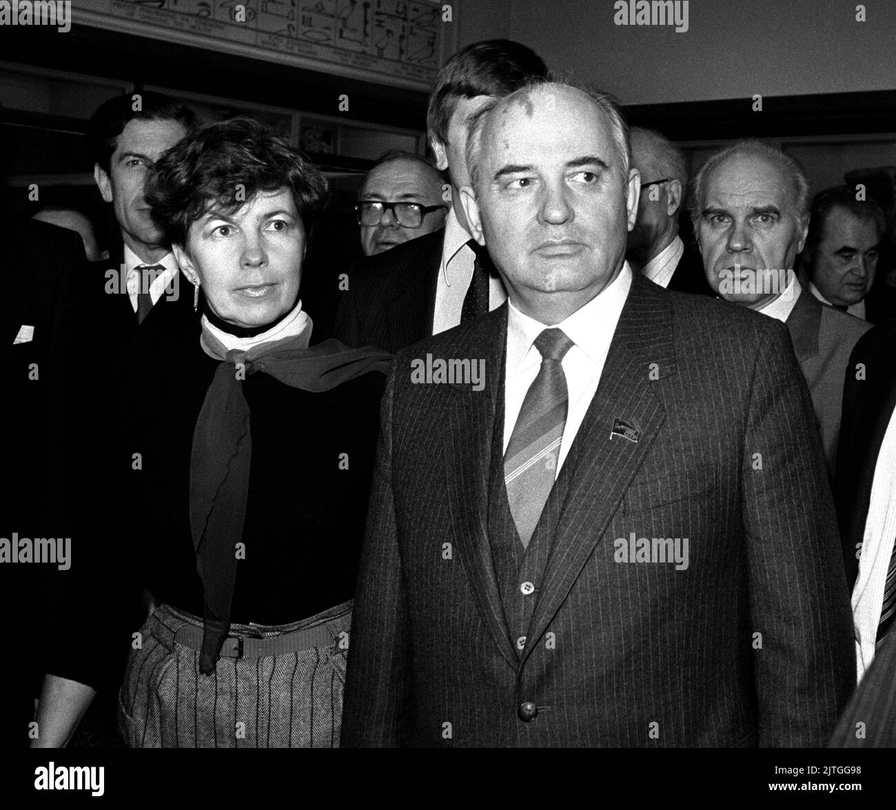 File photo dated15/12/1984 of Mikhail Gorbachev, 54, the Soviet Politburo member, sightseeing at the British Museum, London, with his wife Raisa. Gorbachev, who as the last leader of the Soviet Union waged a losing battle to salvage a crumbling empire but produced extraordinary reforms that led to the end of the Cold War, has died at 91, according to Russian media. Issue date: Tuesday August 30, 2022. Stock Photo
