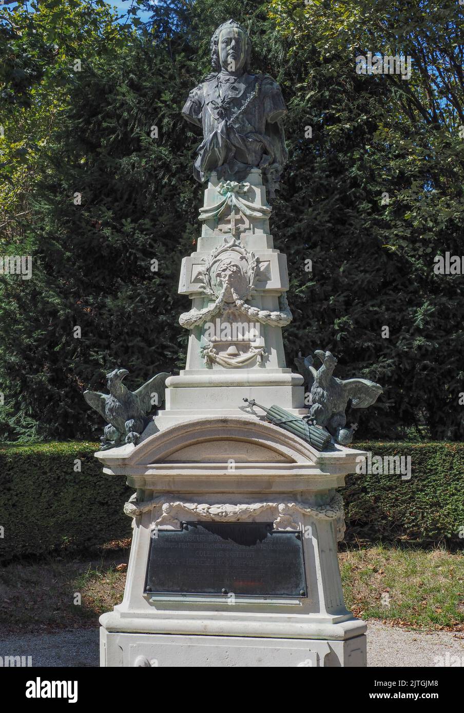 Bronze bust of Kaiser Franz I Stephan von Lothringen, Holy Roman Emperor and Grand Duke of Tuscany, his wife Maria Theresa effectively executed the re Stock Photo