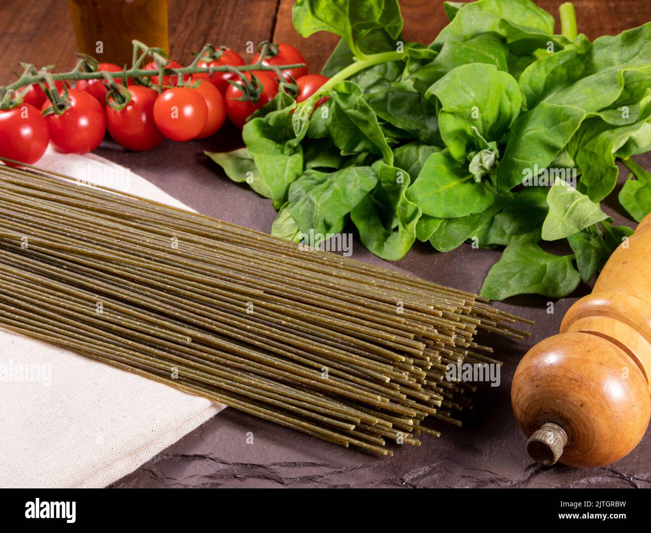 Vegetarian, vegan spinach noodles. Healthy food Stock Photo Alamy