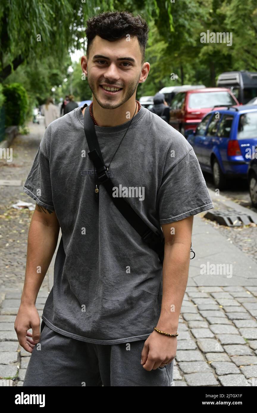 Jörn Lehmann aka Denny am Set bei Dreharbeiten zur Reality-Daily-Soap ...