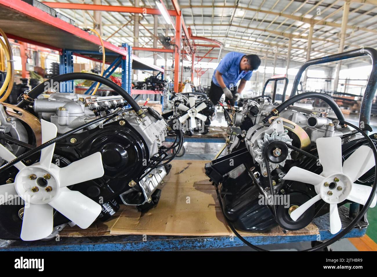 Vehicle manufacturing hi-res stock photography and images - Alamy