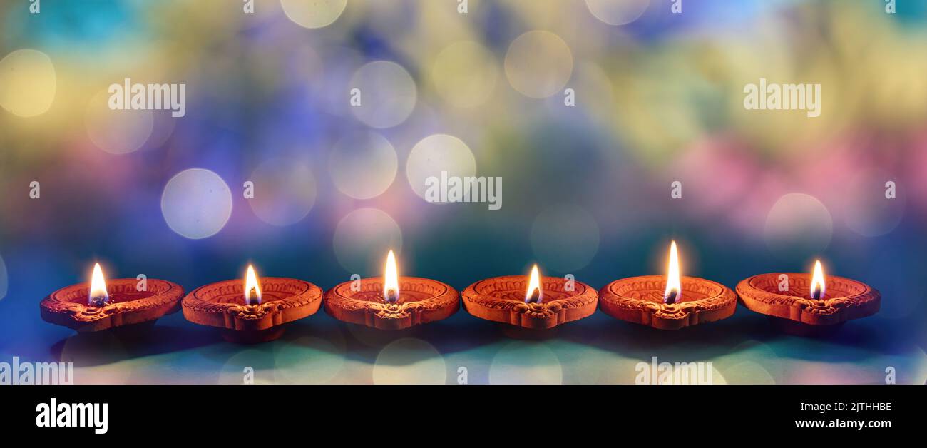 diwali-celebration-deepavali-hindu-festival-of-lights-clay-diyas